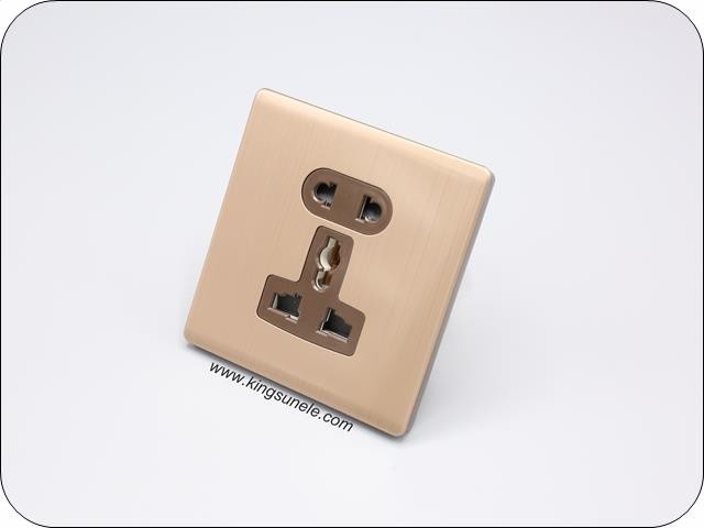 2 & gt; 3 Pin universaalne pistikupesa